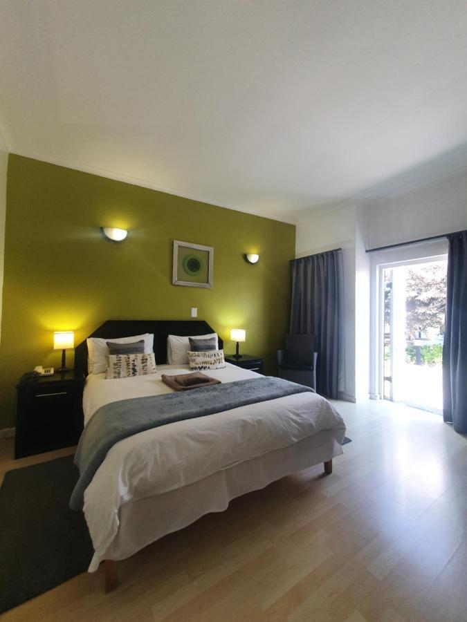 Langholm Hotel Walvis Bay Bagian luar foto