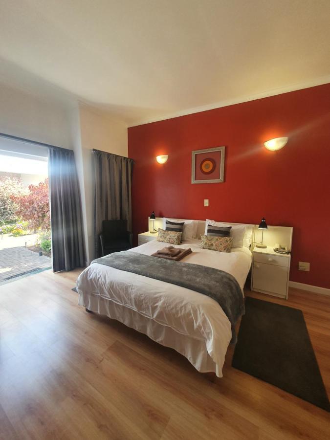 Langholm Hotel Walvis Bay Bagian luar foto