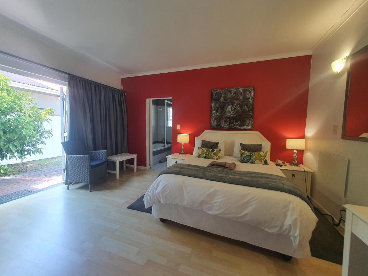 Langholm Hotel Walvis Bay Bagian luar foto