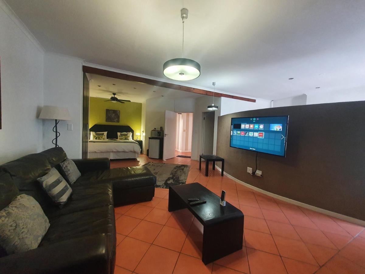 Langholm Hotel Walvis Bay Bagian luar foto