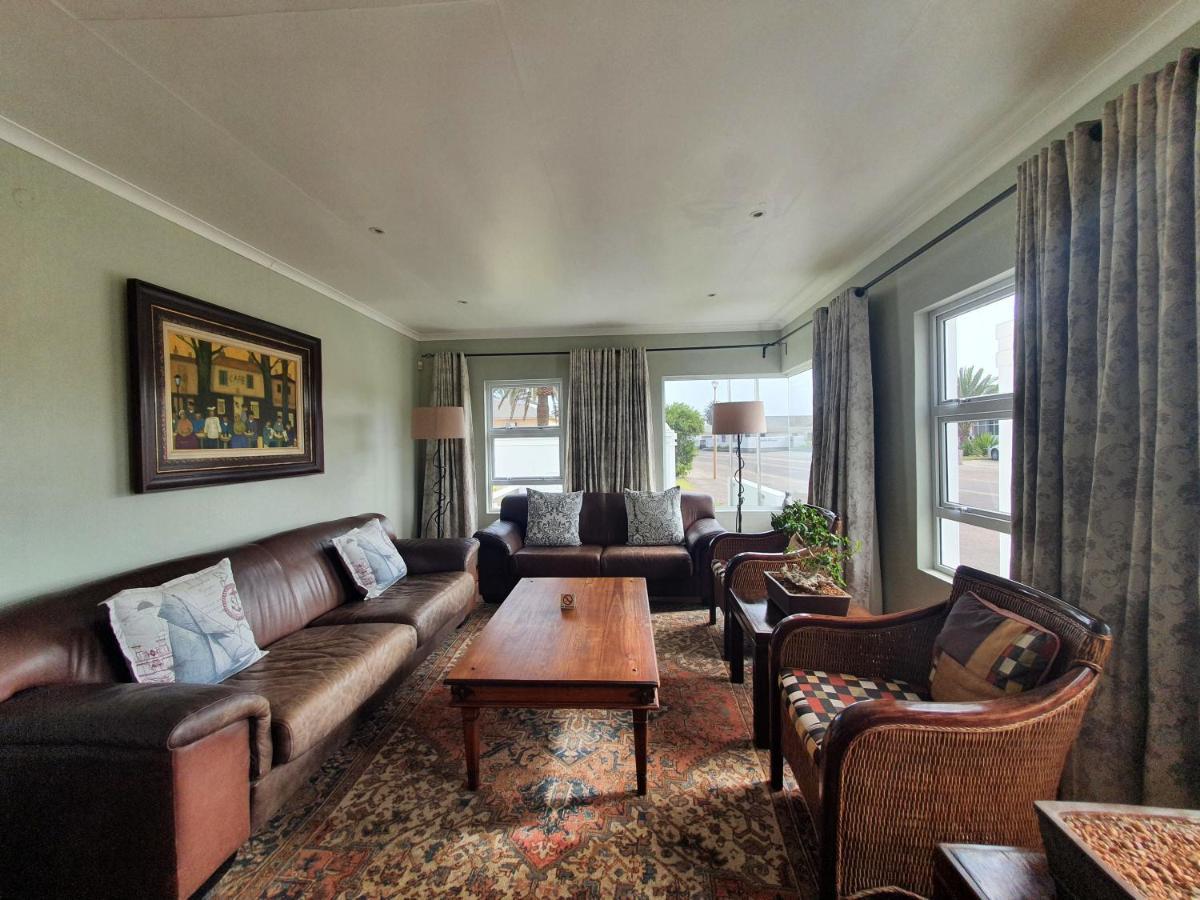 Langholm Hotel Walvis Bay Bagian luar foto