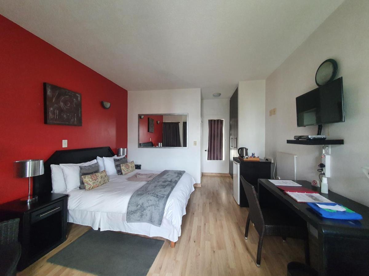 Langholm Hotel Walvis Bay Bagian luar foto