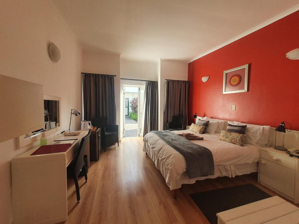 Langholm Hotel Walvis Bay Bagian luar foto
