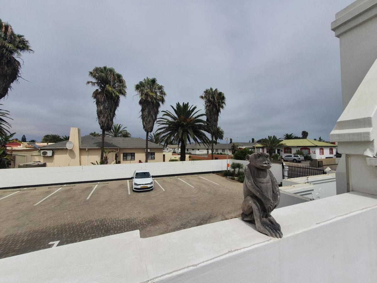 Langholm Hotel Walvis Bay Bagian luar foto