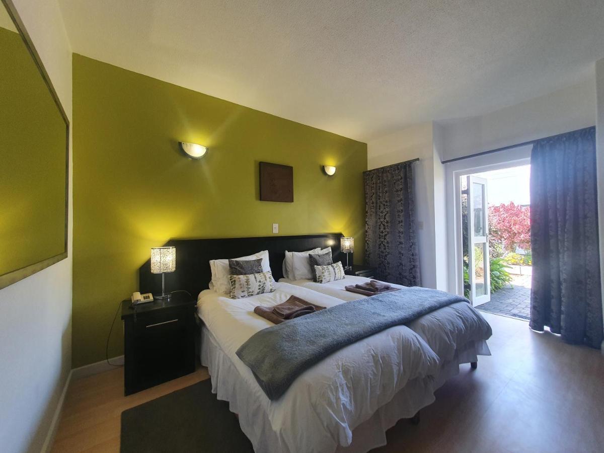 Langholm Hotel Walvis Bay Bagian luar foto