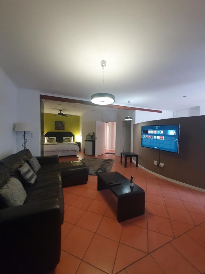 Langholm Hotel Walvis Bay Bagian luar foto