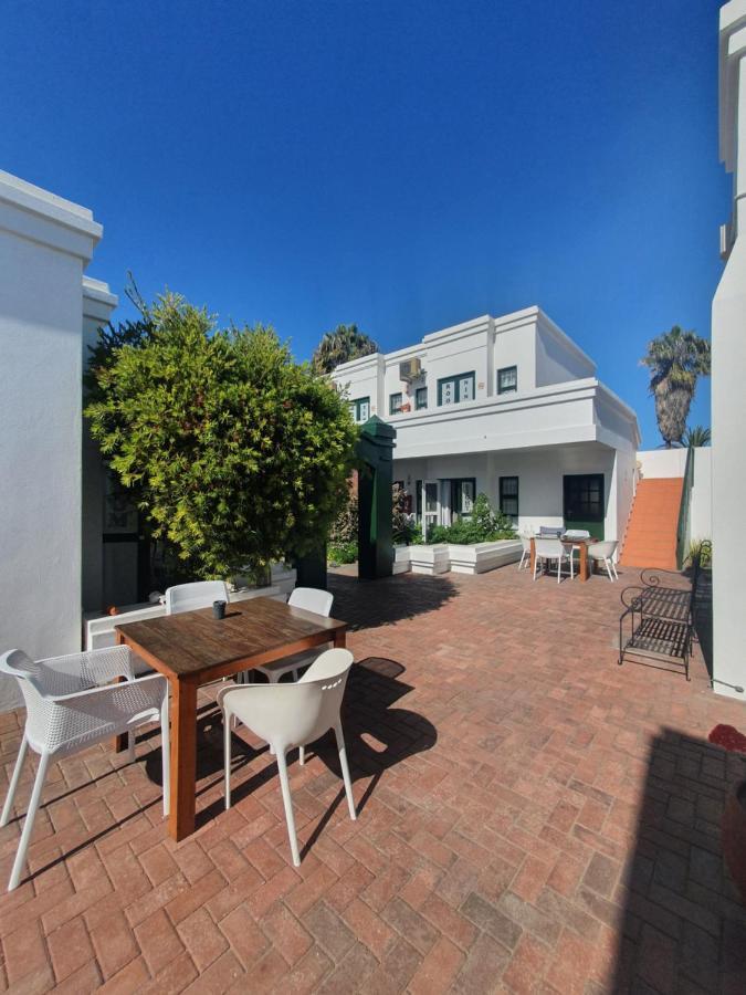 Langholm Hotel Walvis Bay Bagian luar foto