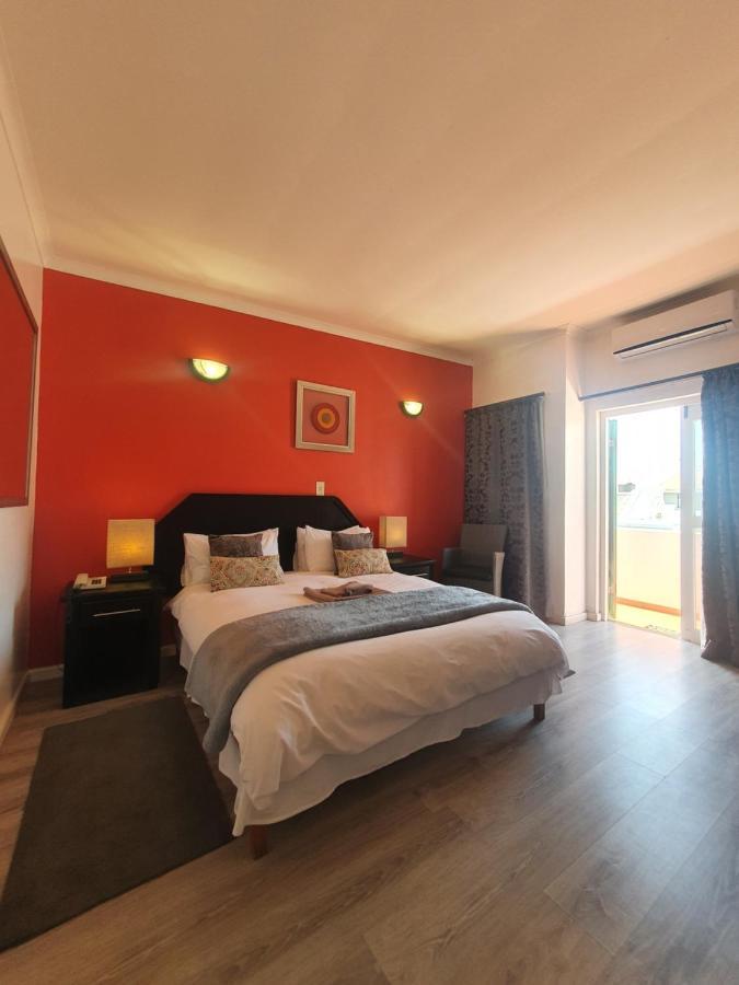 Langholm Hotel Walvis Bay Bagian luar foto